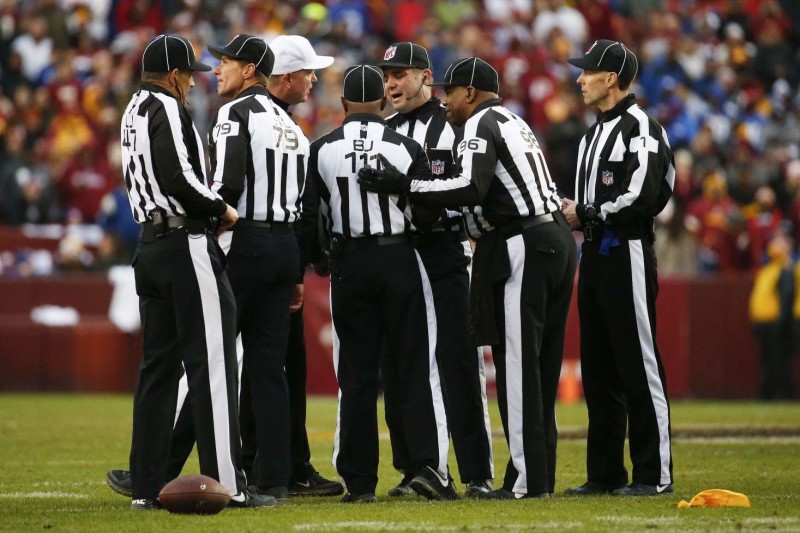 nfl officials playoff chiamate arbitrali