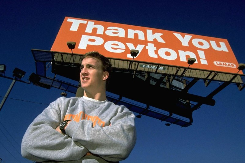 Tennessee ringrazia Peyton per essere rimasto all'università