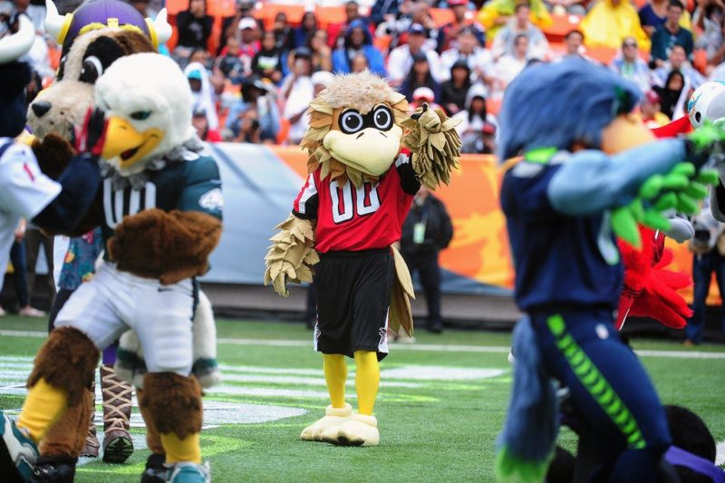 Atlanta-Falcons-mascot-Freddie-Falcon