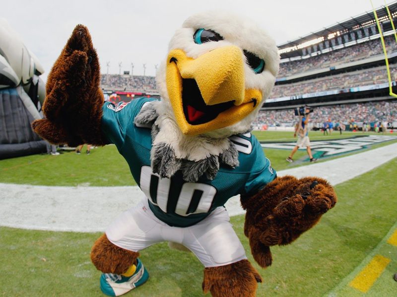 Philadelphia-Eagles-mascot-Swoop