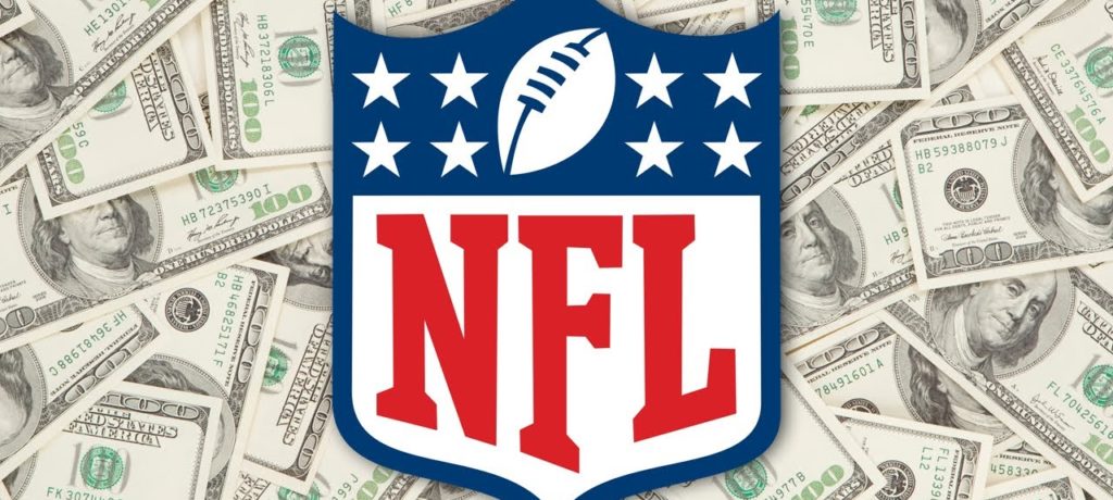 giocatori NFL più pagati fifth year salary cap giocatori dollari salario nfl squadre