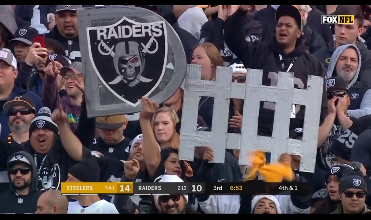 santini oakland raiders