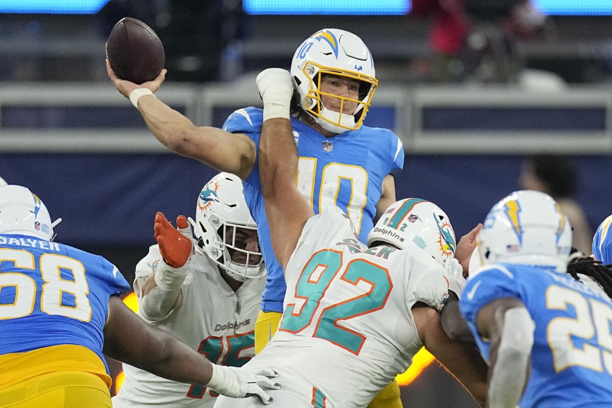 DE OLHO NA RODADA  Los Angeles Chargers vs. Miami Dolphins 